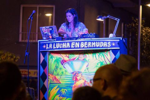 LA LUCHA EN BERMUDAS