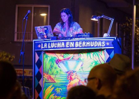 LA LUCHA EN BERMUDAS